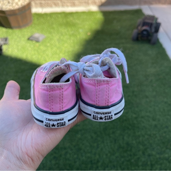 Chuck Taylor pink toddler shoes - Picture 6 of 8